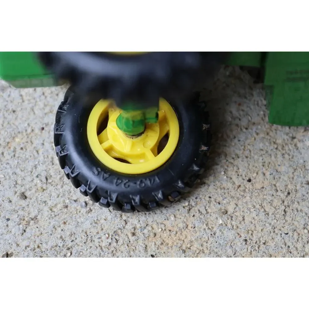 John‎ Deere Toy Tractor Diecast Green and Yellow 6